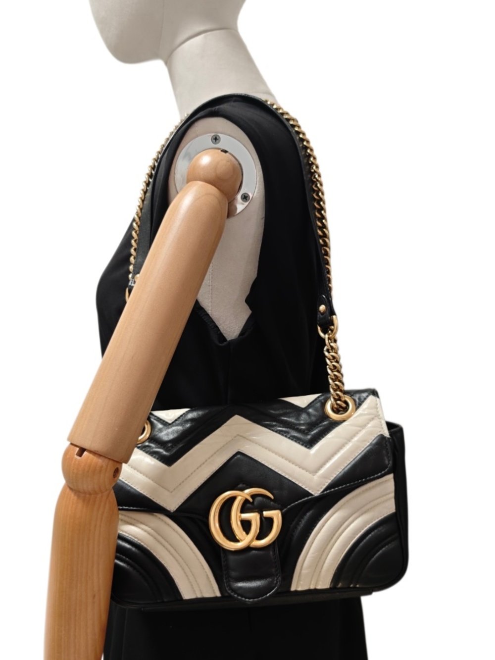 Gucci GG Marmont Black White Calfskin Matelasse Leather Chain Shoulder Bag